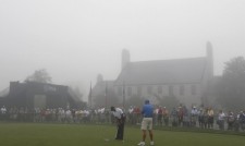 Мъгла осуетява началото на US PGA Championship